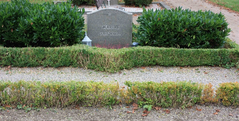 Grave number: Ö 10i    50, 51, 52