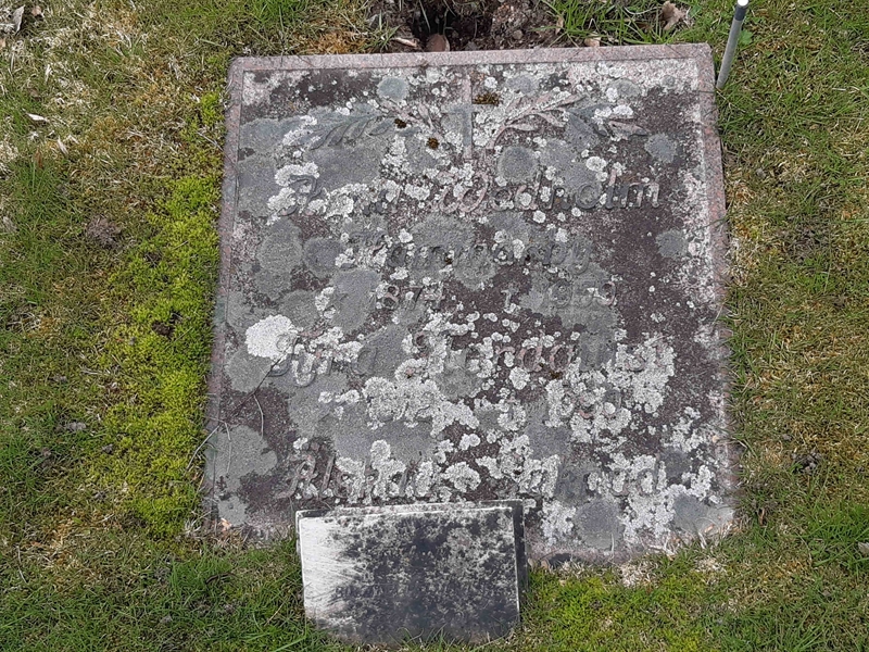 Grave number: KA 02     5