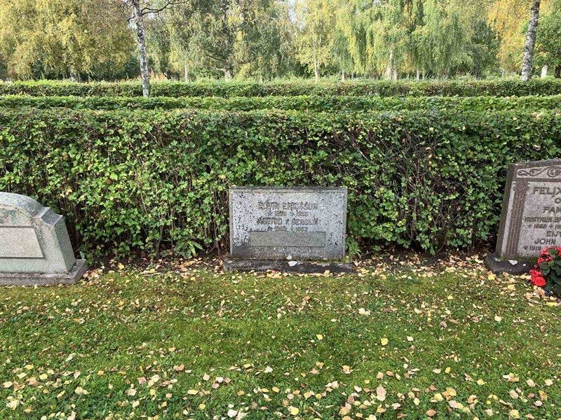 Grave number: 1 1  3075