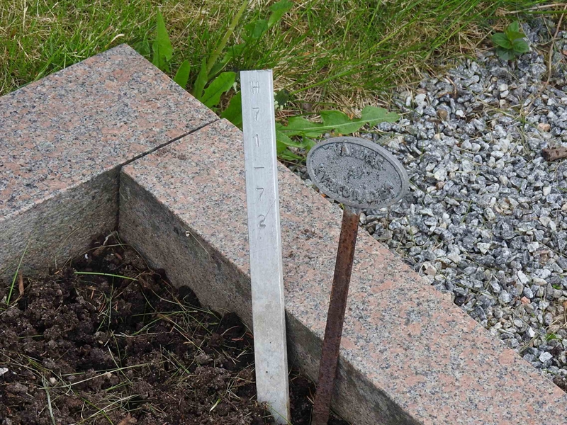 Gravnummer: BK H    71-72