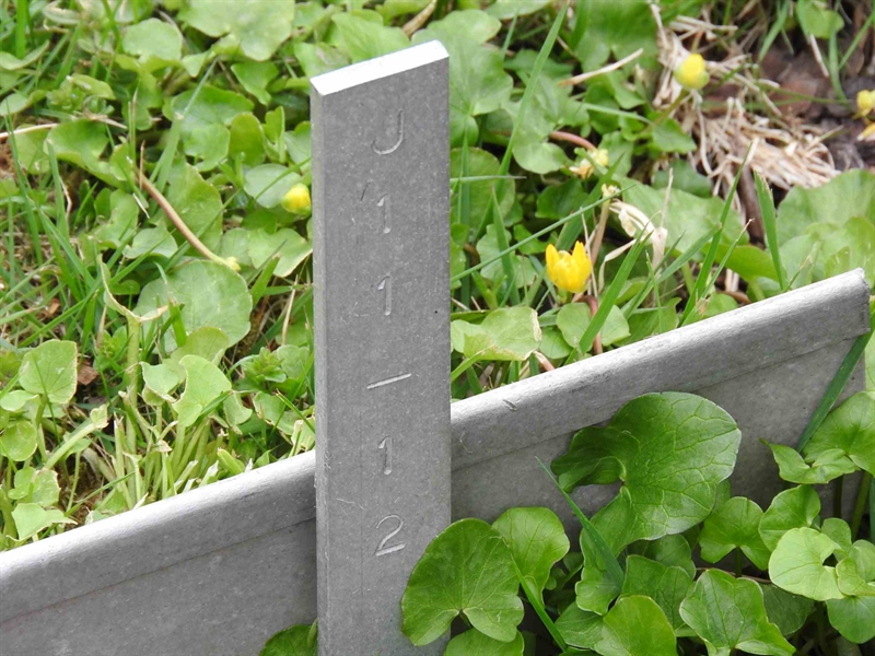 Gravnummer: BK J    11-12