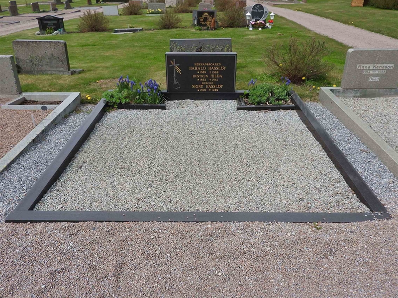 Gravnummer: BK J   121-122