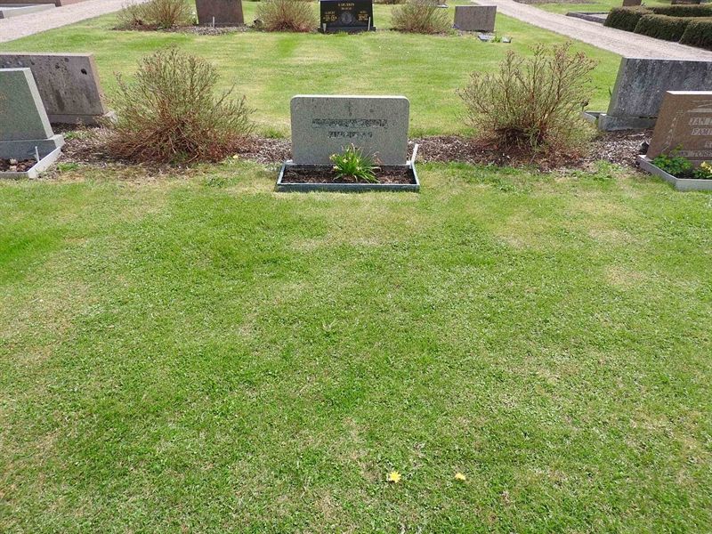 Gravnummer: BK J    32-33