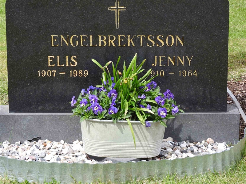 Gravnummer: BK J    27-28