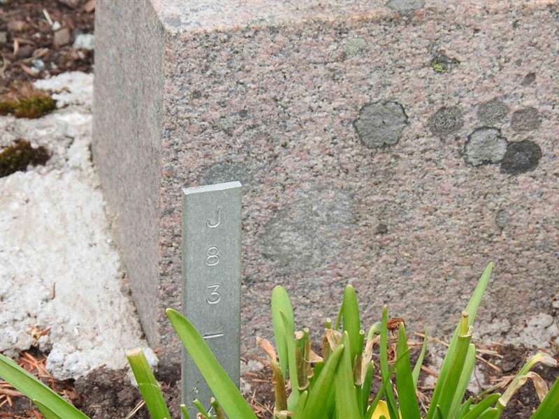 Gravnummer: BK J    83-84