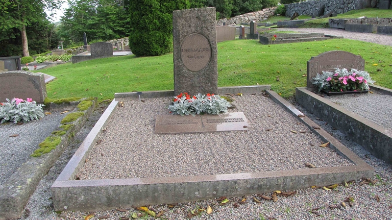 Grave number: HG DUVAN   379, 380