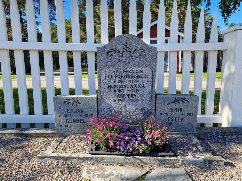 Grave number: 2 06   204