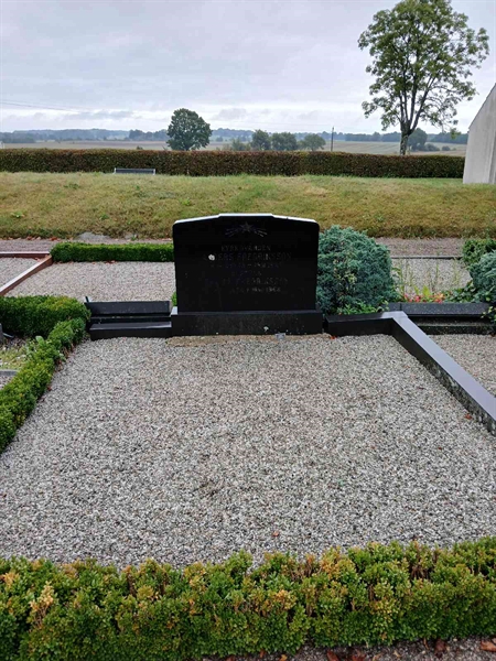 Gravnummer: ÖK A 182, 183