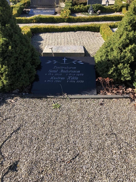 Grave number: FR B   110, 111