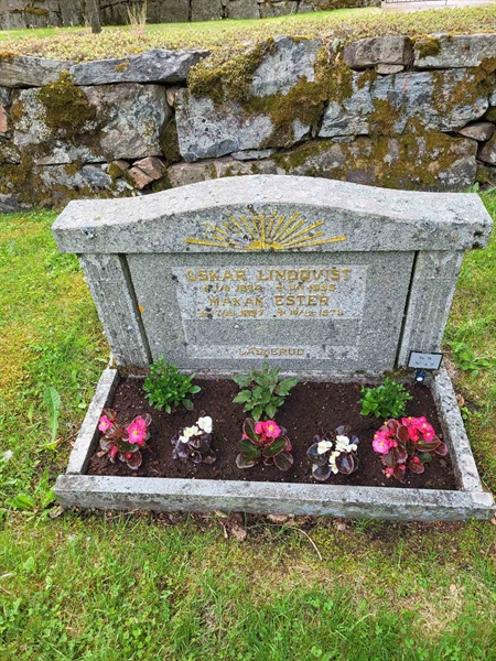 Grave number: kö 01 15   164A-B