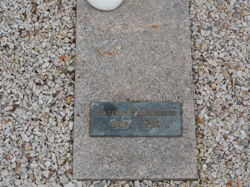 Grave number: SNK M     1