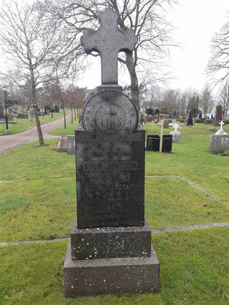 Grave number: EL 5   586