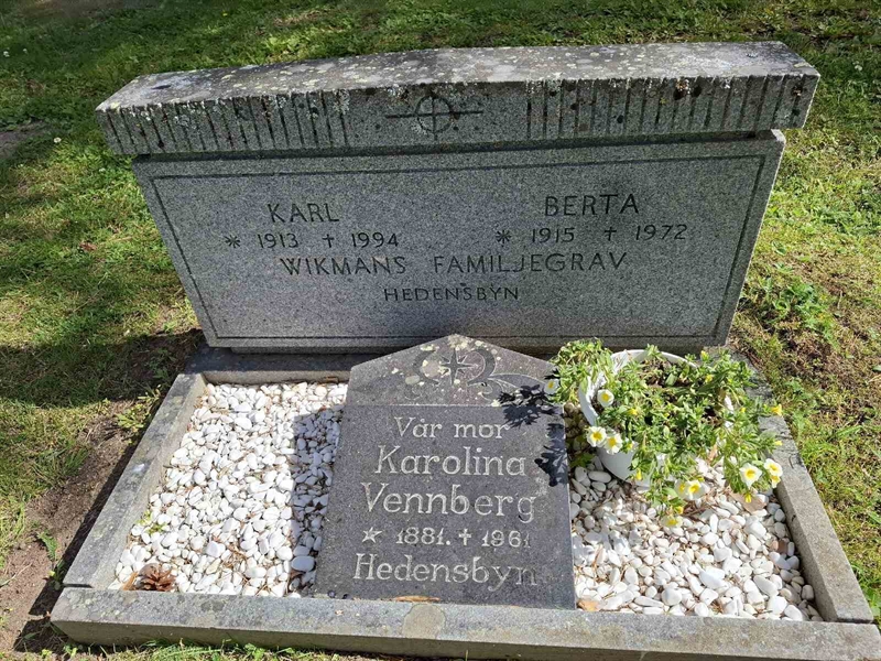 Grave number: 001 2   584