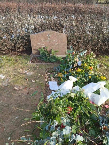 Grave number: 2 10  669, 670