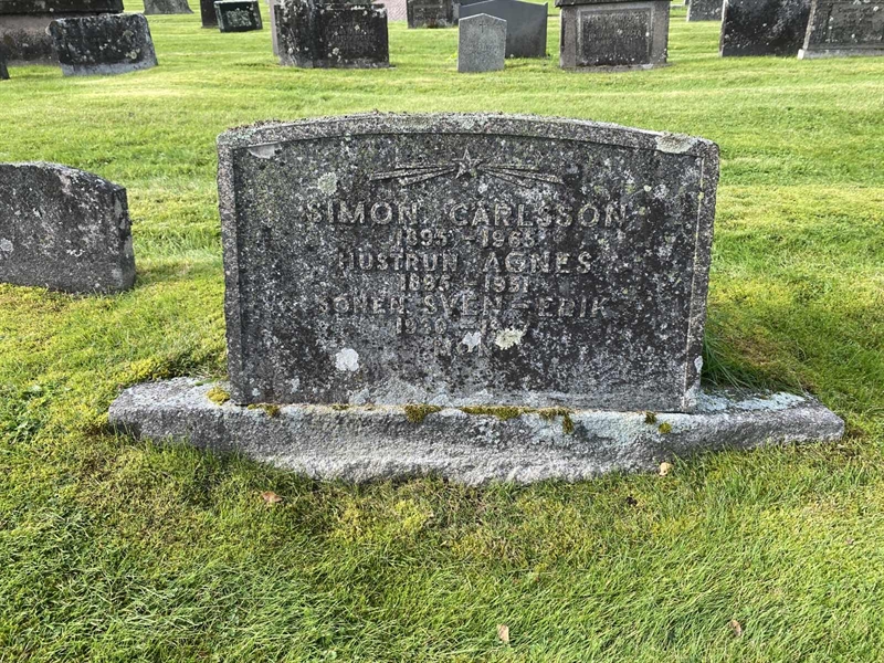 Grave number: 4 Me 03    43-45