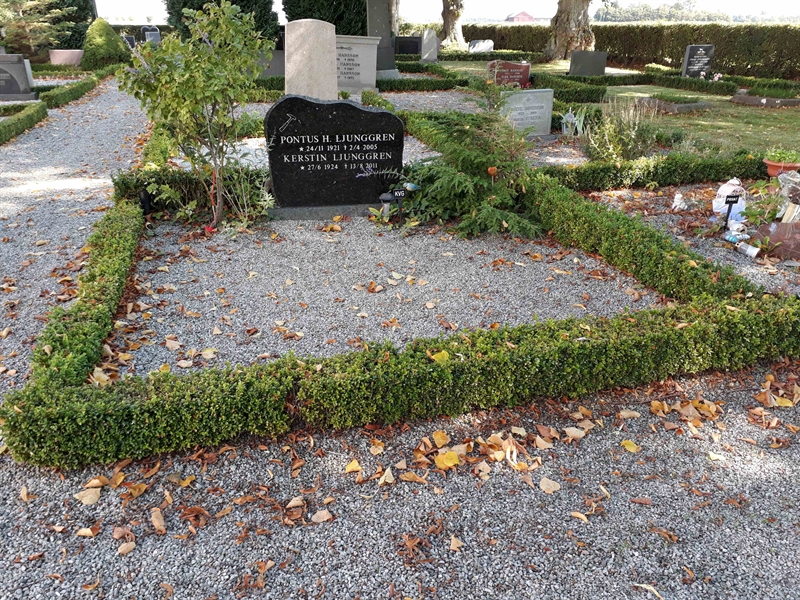 Grave number: LB C 103-104