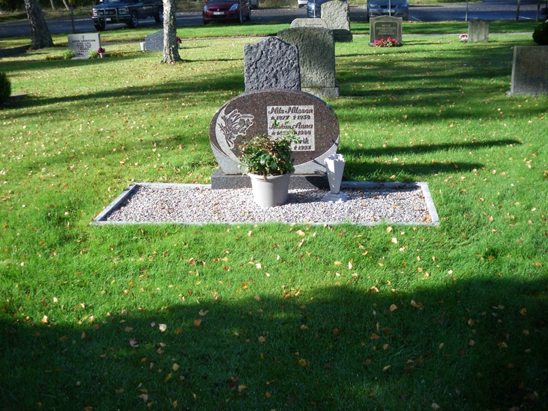 Grave number: SB 13    12