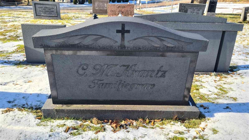 Grave number: M G 02 26-27
