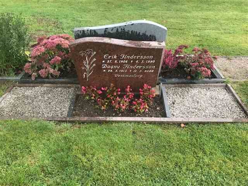 Grave number: HN 1   162, 163