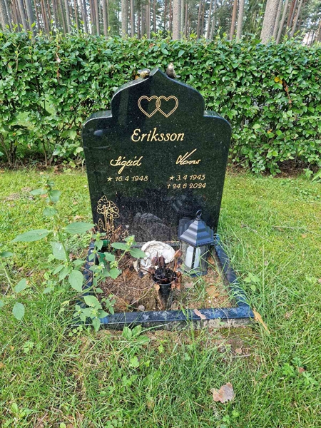 Grave number: 1 KV16   347-348