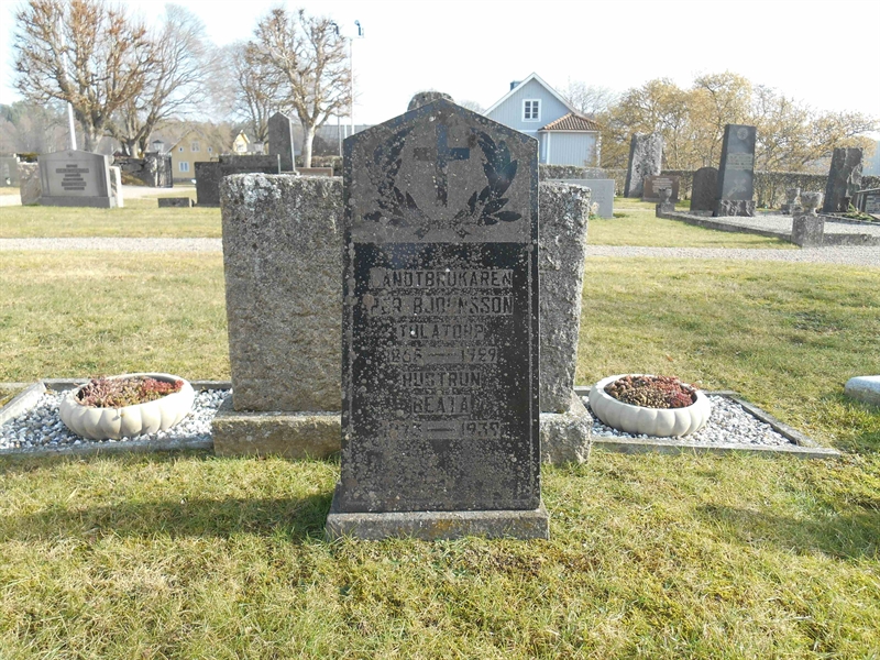 Grave number: VM A    27, 28