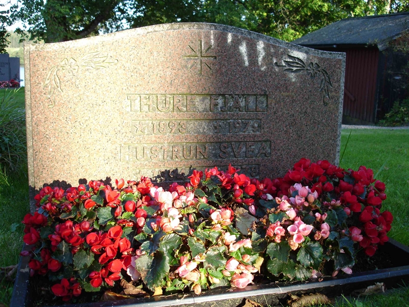 Grave number: B G   11, 12