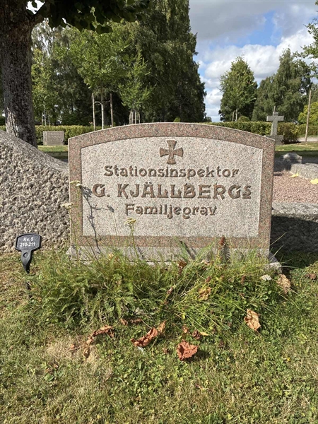 Grave number: 33 5   210-211