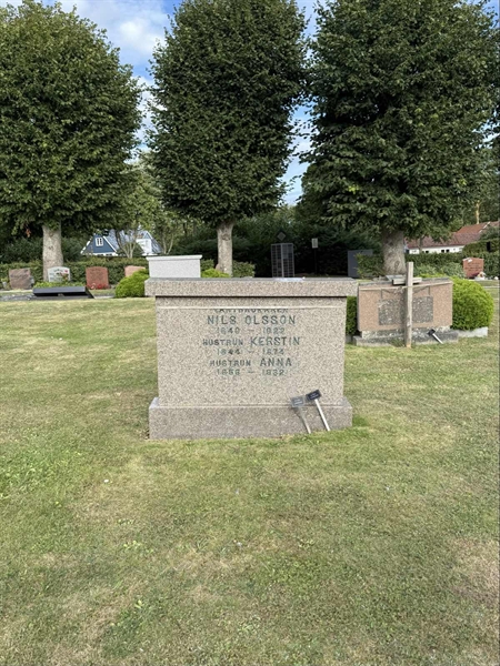 Grave number: ON C   399, 400, 401