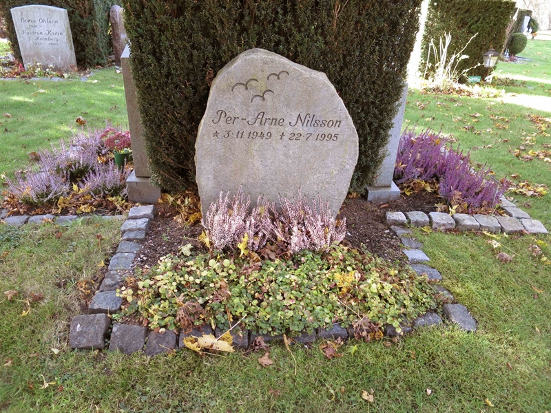Grave number: HNB II   103