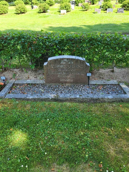 Grave number: Jä 01   103