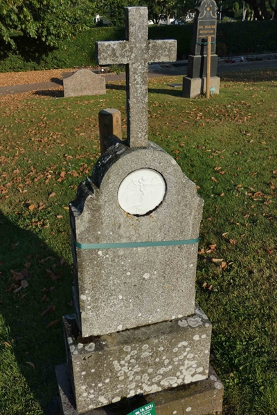 Grave number: TR 1A   302i