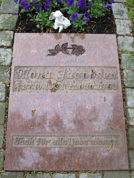 Grave number: HÖB N.UR   398