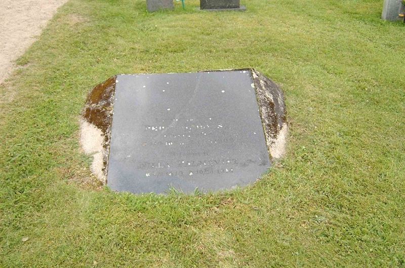 Grave number: VI J   128, 129