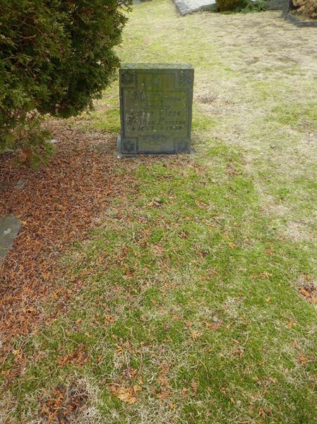 Grave number: VI H    44