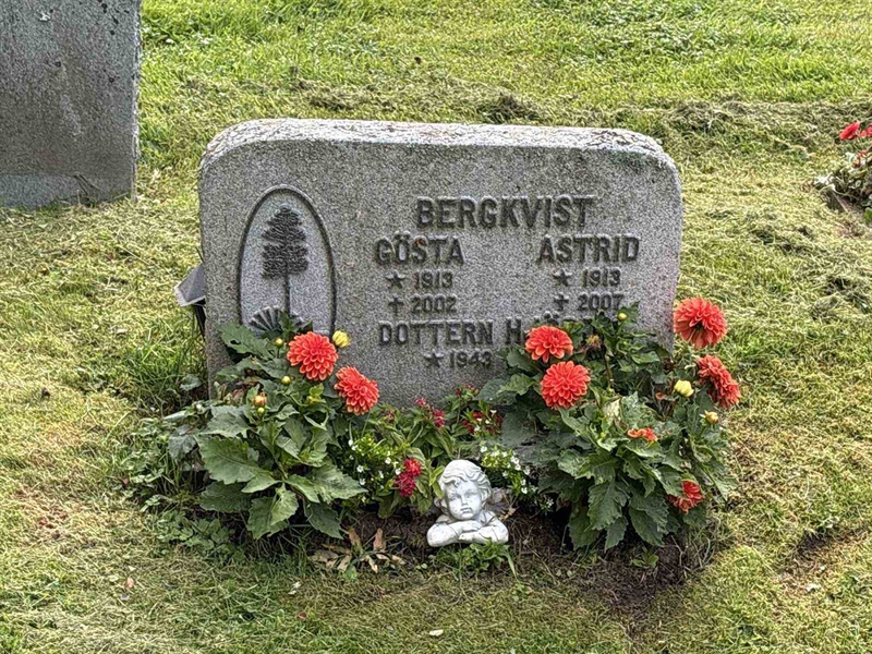 Grave number: IN 32   229-230