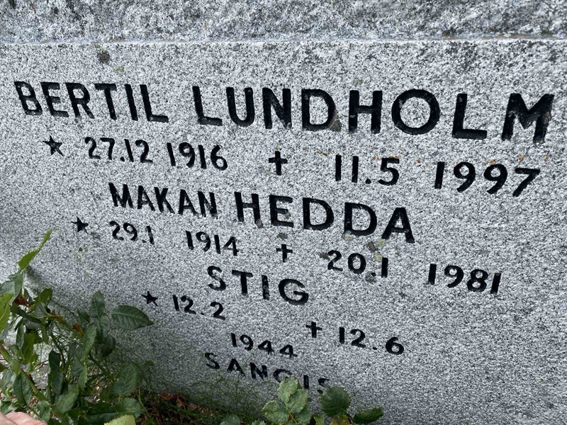 Grave number: 2 08   440A