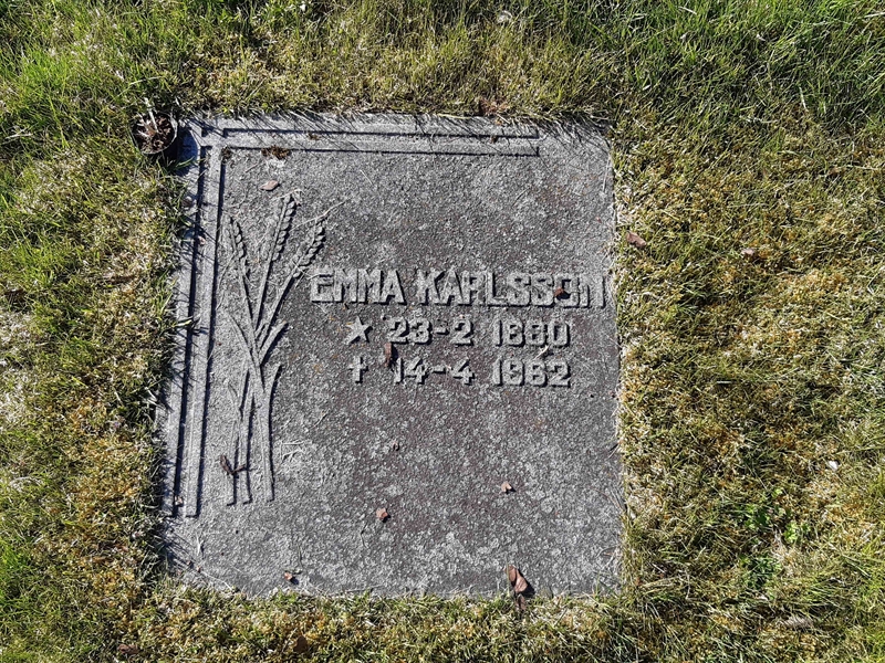 Grave number: KA 03     5