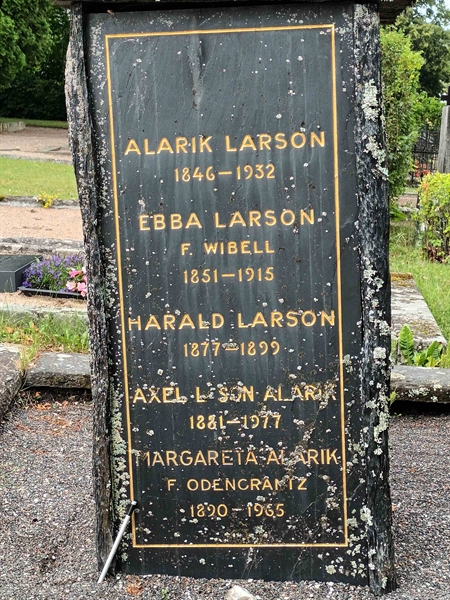 Grave number: SÖ 05   110