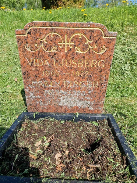Grave number: 501 27 5376