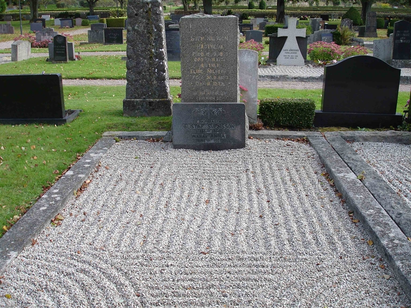 Grave number: HK C     6, 7