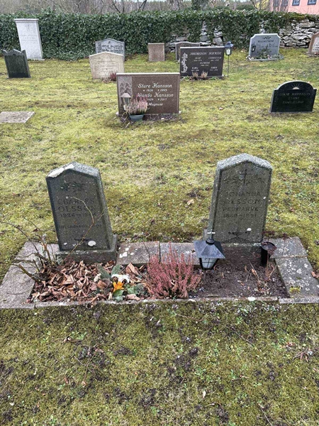 Grave number: LE 234, 235
