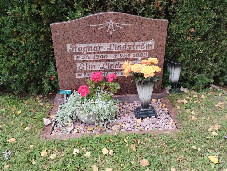 Grave number: NÅ 39    33, 34