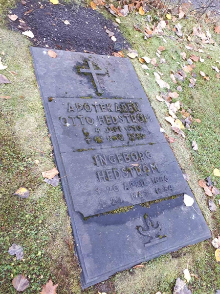 Gravnummer: GK F 3   182