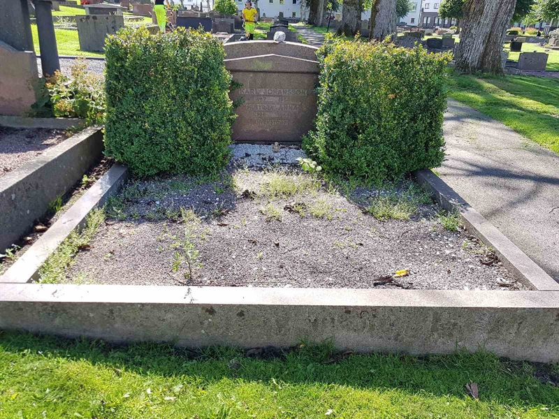 Grave number: 06 61074