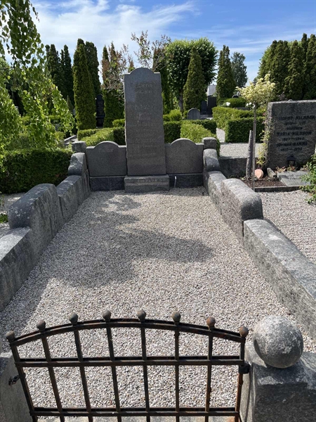 Grave number: NK IV    94