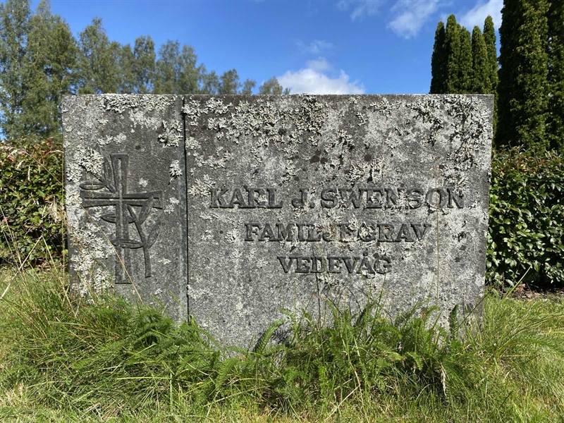 Grave number: 1 17 81, 82