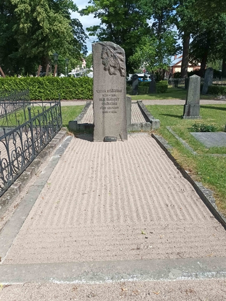 Grave number: SÖ 04   235