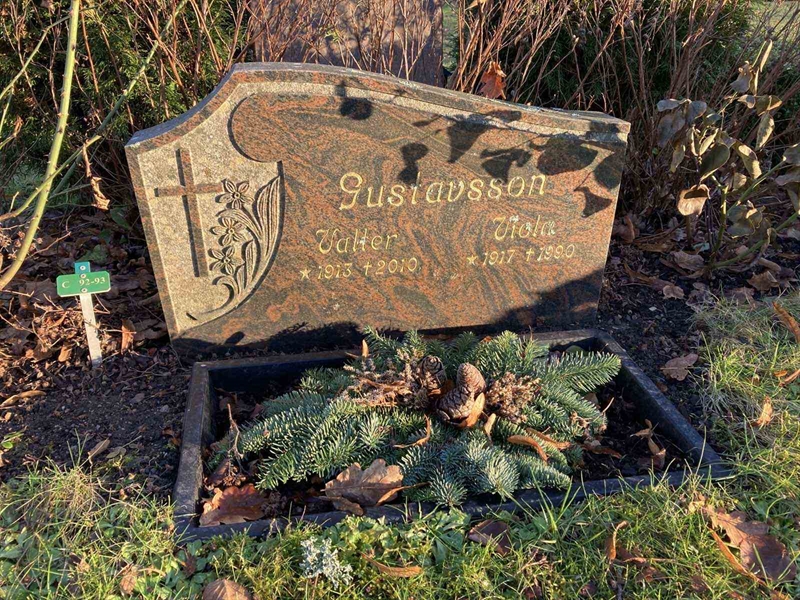 Grave number: Kärn ny C    92-93