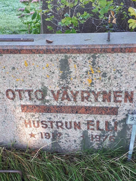 Hautatunnus: NK F B   933-934