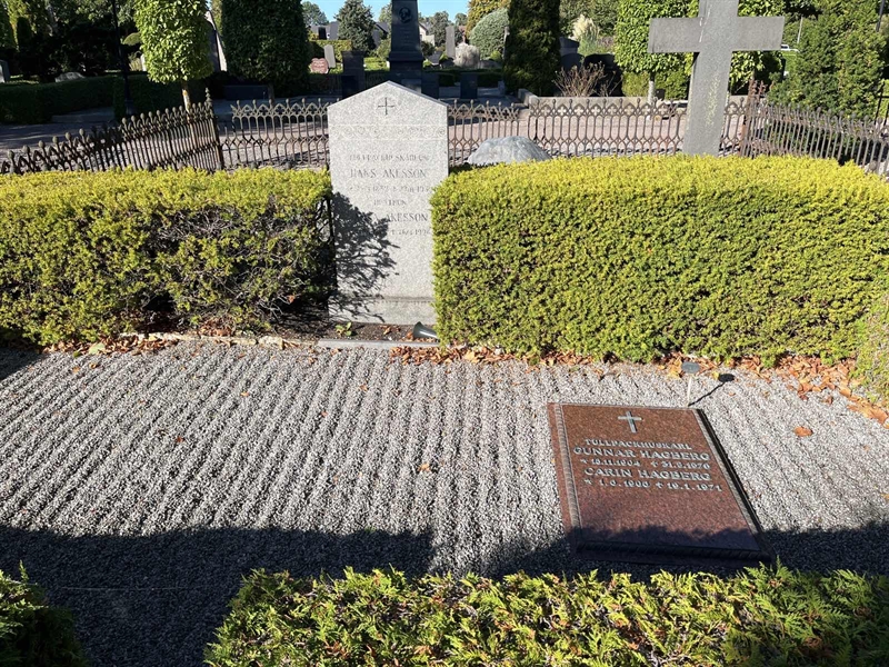 Grave number: VK II   44a+b